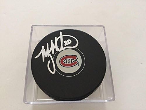 Mannie Malhotra potpisao je hokejaški pak Montreal Canadiens s potpisom B-NHL pakova s autogramima