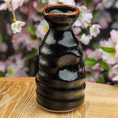Japanska tradicionalna boca keramike s crnom Tenmoku glazurom