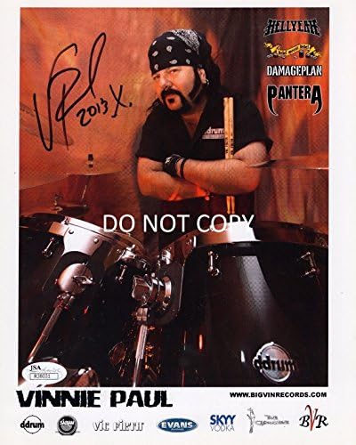 Vinnie Paul iz about-a Pretisnuo je fotografiju s autogramom about-a